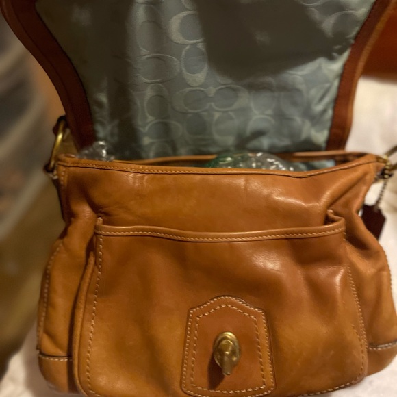 Coach Tan Leather Bag with Blue Lining - Picture 3 of 4